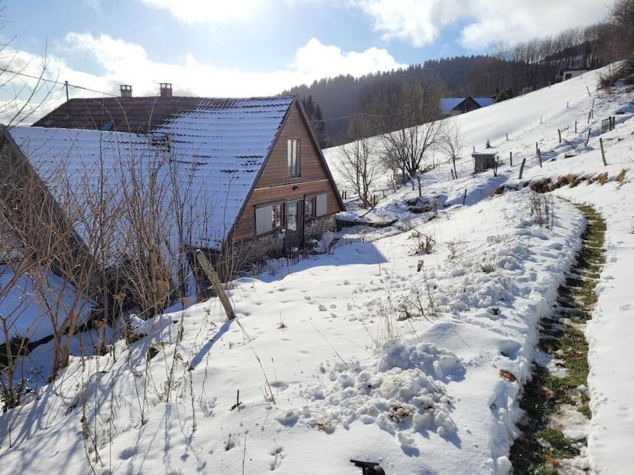 Un Coin De Montagne Apartamento Linthal Exterior foto